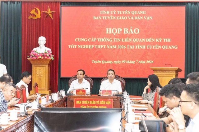 anh-hop-bao-2-jpg