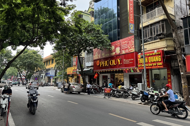 pho-vang-vang-khach-1437