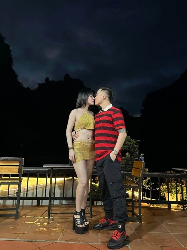 con-gai-chu-tich-tung-phai-o-phong-tro-10m2-dong-canh-nong-tap-the-voi-3-nguoi-dan-ong-e_16-1717314970-318-width780height1040