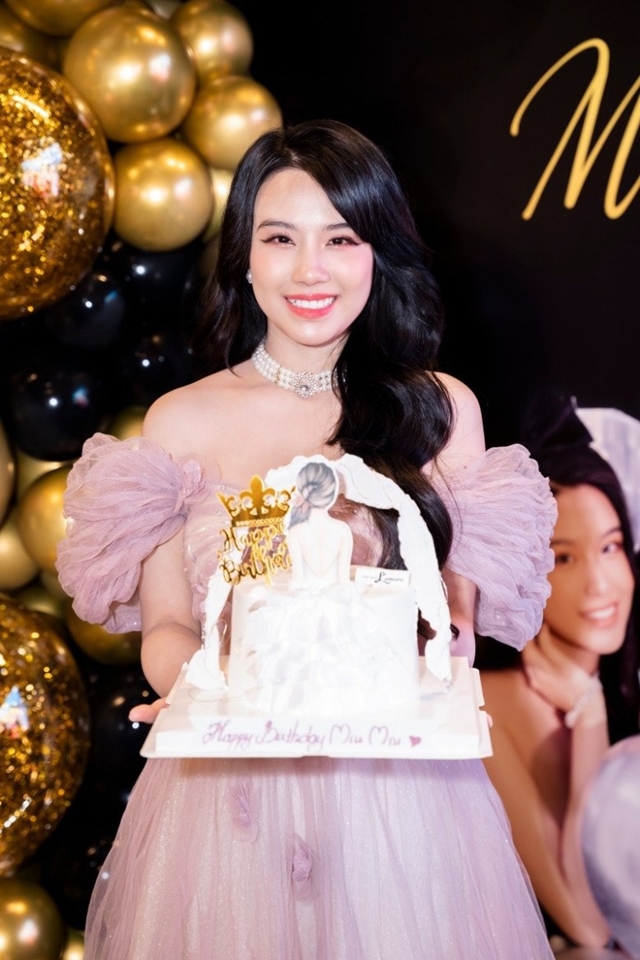 dien-vien-linh-miu-sap-lam-dam-cuoi-voi-doanh-nhan-hon-2-tuoi-rat-tam-ly-va-chieu-ban-gai-1-1697722985-479-width780height1170