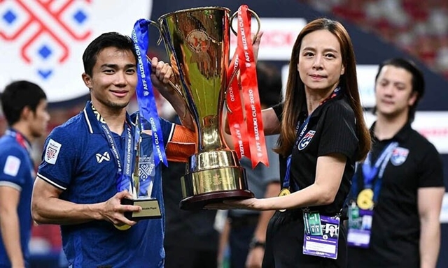 Nguoi-ham-mo-Thai-Lan-lo-doi-nha-thua-dT-Viet-Nam-Messi-Thai-keu-goi-den-san-co-vu-messi-th--i-chanathip-2-copy-1787213724-356-width740height444