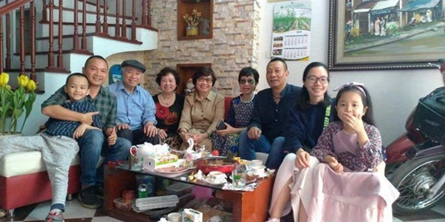 to-am-hanh-phuc-cua-con-traimc-lai-van-sam-vo-xinh-dep-cung-lam-o-vtv-1-con-trai-va-1-con-gai-c13a520992