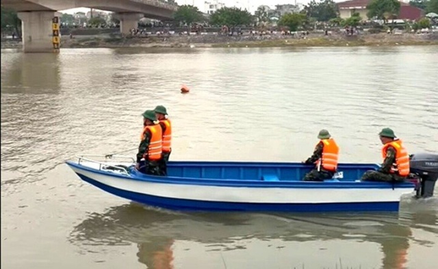tim-kiem-thieu-ta-quan-doi-mat-tich-cung-nan-nhan-tren-song-tra-ly-1-19543425-1789224885095-17892248853201624737245