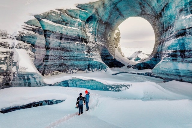 iceland-exploring-myrdalsjokull-ice-caves-rth-1