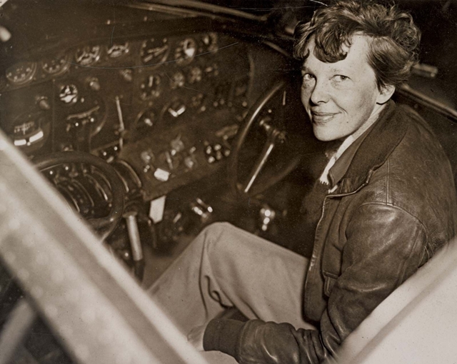 amelia-earhart-cockpit-airplane-lockheed-electra-1790181453589-17901814538221300675460