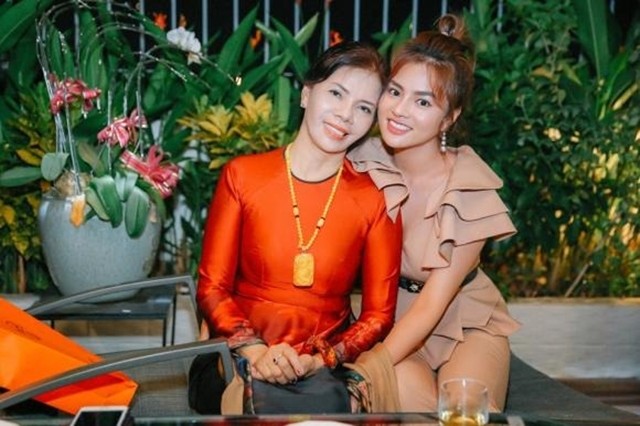 nu-cong-nhan-to-tien-2-nghin-dong-2-1689577325