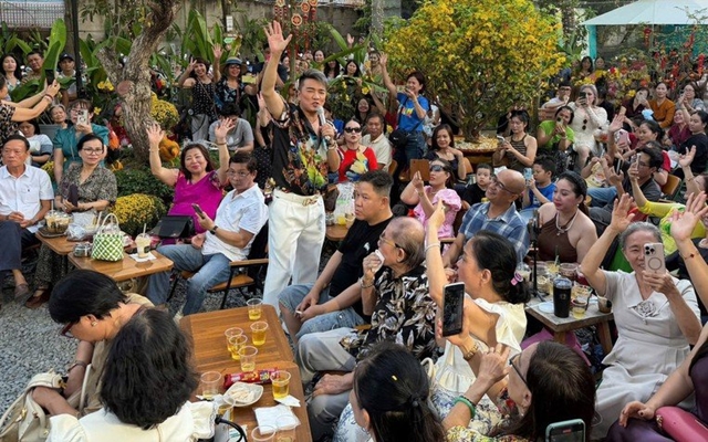phai-dong-cua-5-ngay-quan-cafe-cua-ong-hoang-nhac-viet-dinh-dam-mot-thoi-that-thu-khi-mo-lai-176260306133911807