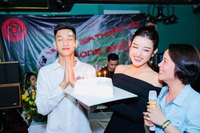 4-bong-hong-trong-doi-trong-dai-ngoai-ban-gai-cu-cua-ban-than-con-co-nguoi-bi-tong-tien-e1a8ebnjzxznnq6ddtciiutflzxkhxhqjlpserav_680-1631172038-209-width680height453