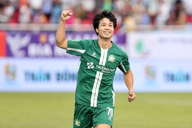 cong-phuong-ghi-ban-tro-lai-sau-13-thang-nhung-185241019234010