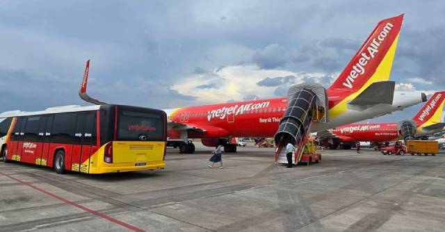 vietjet-den-bu-cho-khach-hang-bi-cham-huy-chuyen-2 (1)