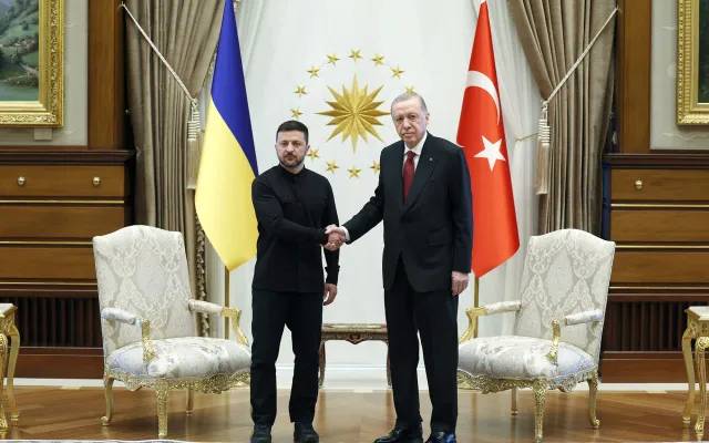 tong-thong-ukraine-khong-tham-gia-dam-phan-nga-goi-ong-zelensky-la-ga-he-4