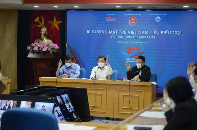 thuy-tien-bi-tuoc-danh-hieu-1