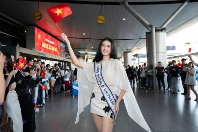 hoa-hau-y-nhi-chuan-bi-hanh-ly-len-duong-thi-miss-world-nhung-thieu-vang-1-nguoi-1
