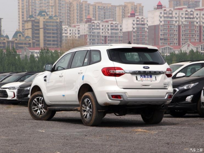 Ford Everest có thêm động cơ xăng 2.3L mới công suất mạnh chưa từng thấy