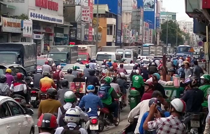 Thử ngay những mẹo đơn giản sau nếu không muốn chịu mưa chịu nắng vì tắc đường