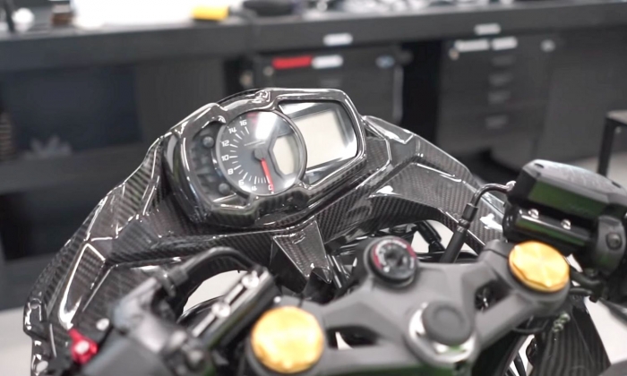 Kawasaki Ninja ZX25R lột xác ngỡ ngàng với bản độ thân xe sợi carbon