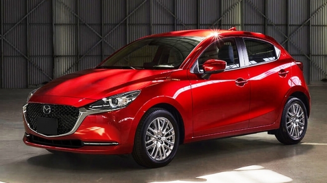 Mazda2 giảm giá cực mạnh xả hàng khiến Toyota Vios đứng ngồi không yên