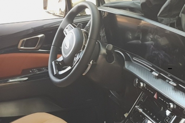 Kia Sedona thế hệ mới lộ nội ngoại thất cực xịn, sẵn sàng 'so găng' với Ford Tourneo