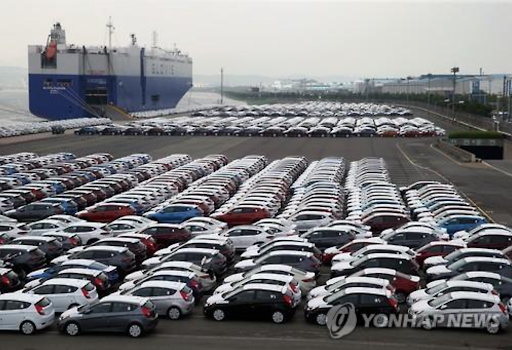 Ô tô Hyundai nằm la liệt tại bãi đỗ do khách hàng không chịu mua xe