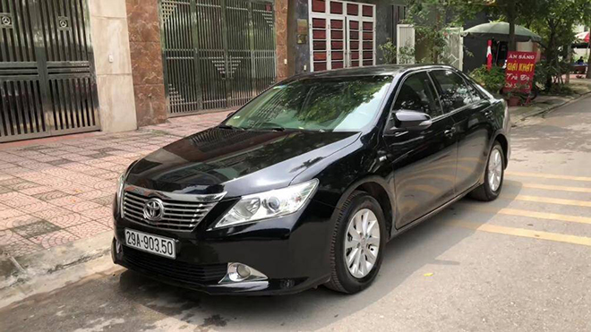 Toyota Camry 2.0E 2013 (600 đến 650 triệu đồng)