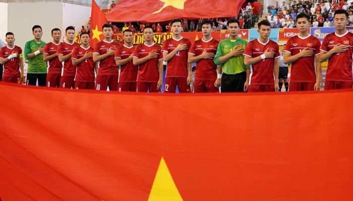 ĐT Việt Nam và ứng cử viên vô địch: Đội tuyển Việt Nam với các cầu thủ vốn được nâng tầm, bổ sung thêm những tài năng trẻ đã chứng tỏ được sức mạnh khi giành vị trí đầu bảng tại vòng loại World Cup