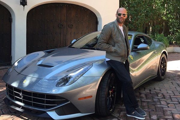 Jason Statham thanh lý siêu xe Ferrari F12 Berlinetta giá hơn 5 tỷ đồng