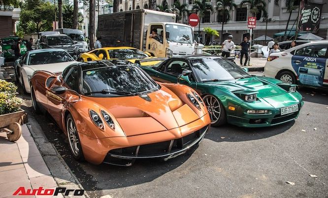 Đại gia Sài Gòn mang dàn siêu xe hàng trăm tỷ lên phố ngay sát Tết, Pagani Huayra và Honda NSX 'hàng độc' xuất hiện