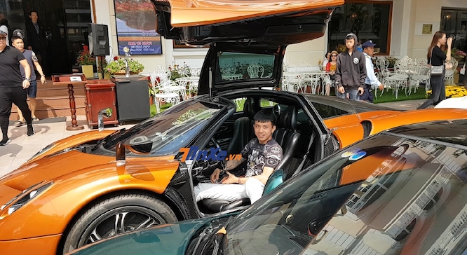 Lần đầu lái siêu xe Pagani Huayra hơn 80 tỷ đồng từ quận 7 sang quận 1, Minh 