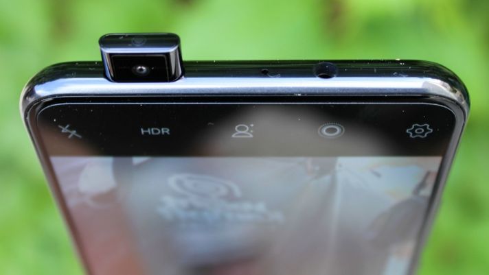 Sợ các ông lớn Trung Quốc soán ngôi, Samsung âm thầm làm điện thoại có camera thụt thò