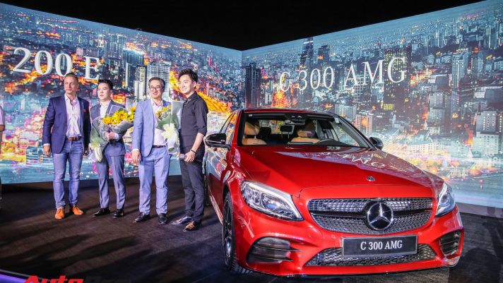 Cầu thủ Anh Đức muốn mua C-Class 2019, ca sĩ Ngô Kiến Huy đã chốt luôn một chiếc trong ‘một nốt nhạc’