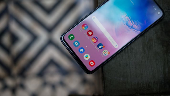 Samsung Galaxy S10e: Siêu phẩm 