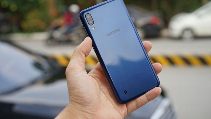 Samsung ra mắt Galaxy M10 dành cho giới trẻ, giá chỉ 2,79 triệu đồng