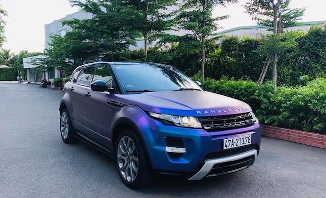 Range Rover Evoque ‘full option’ màu ‘tắc kè hoa’ đi 4 năm được bán ngang giá Mercedes-Benz GLC mới tinh