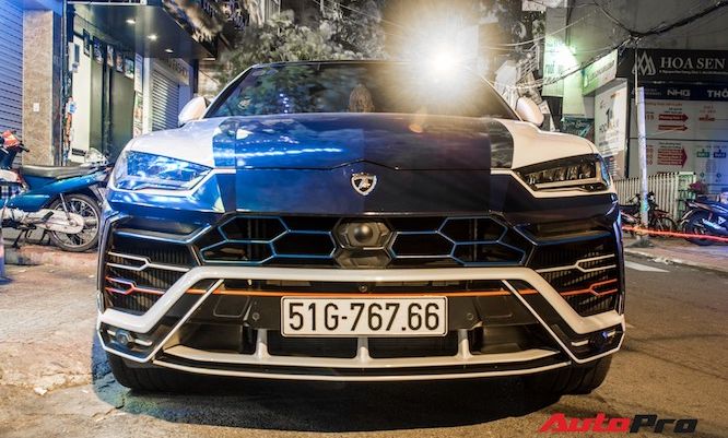 Minh 'nhựa' lái siêu SUV Lamborghini Urus đi ăn đêm sau khi nhận Mercedes-AMG G63 Edition 1