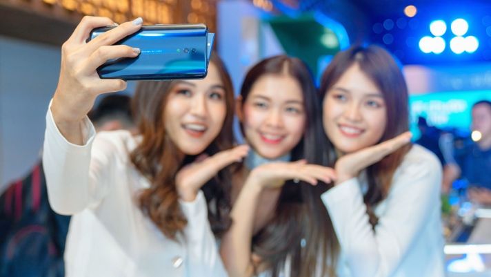 OPPO Reno chính thức ra mắt: Vượt chuẩn tầm nhìn, thiết kế ấn tượng