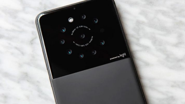 Vượt khỏi chuẩn chung di động, Sony chuẩn bị ra mắt smartphone 8 camera