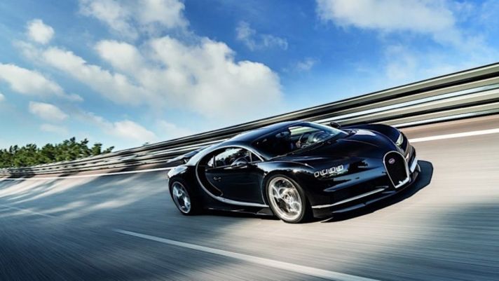 Siêu xe  Bugatti Chiron ăn đứt “đàn anh” Bugatti Veyron ở điểm này