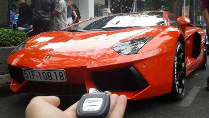 Lamborghini Aventador: Ai là người đầu tiên tại Việt Nam sở hữu?