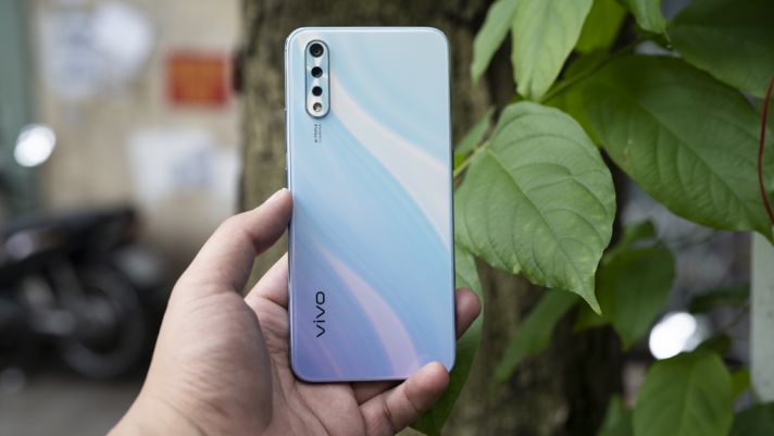 Trên tay vivo S1: màn hình đẹp, cảm biến vân tay siêu nhanh, camera selfie 32MP, giá 6,99 triệu đồng