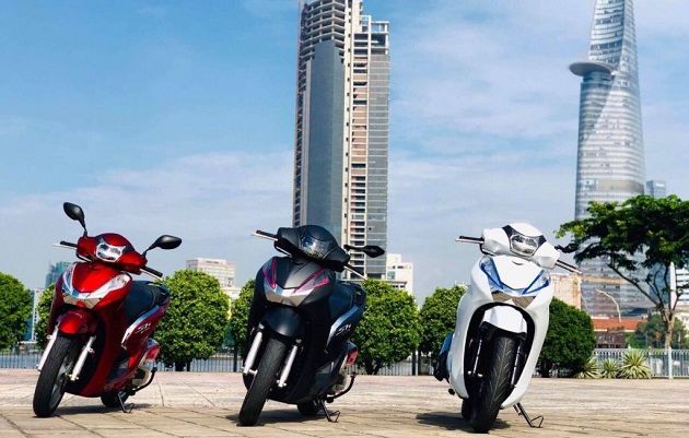 Chỉ cần 12 triệu đồng, Honda SH 125/150i được 'hô biến' thành SH 300i đầy tài tình