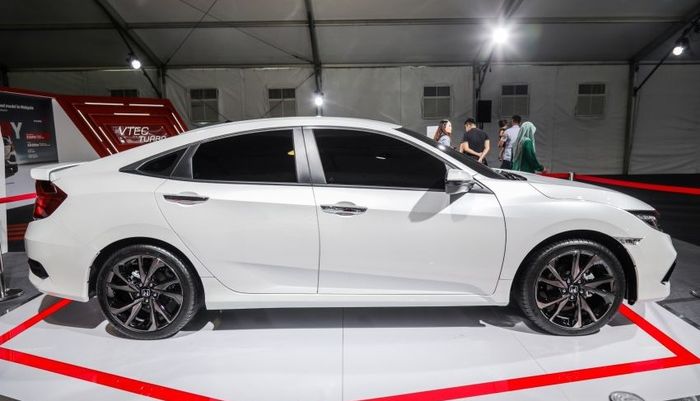 Honda Civic 2020 'lột xác' hoàn toàn với nâng cấp mới, 'ăn đứt' Mazda 3