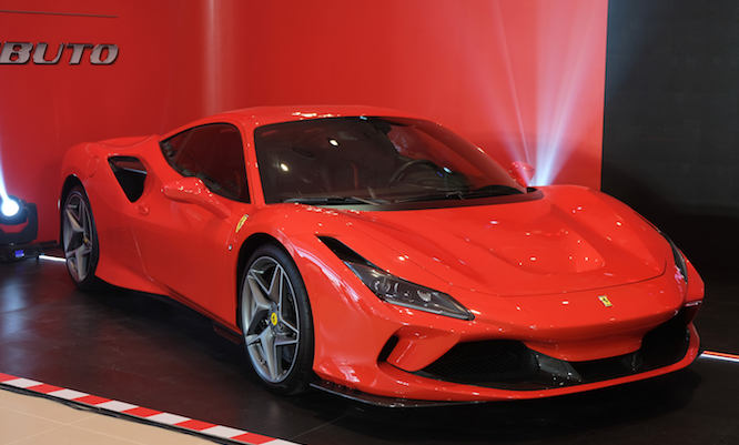 Chiêm ngưỡng siêu xe F8 Tributo trị giá 30 tỷ trong lễ khai trương showroom Ferrari chính hãng
