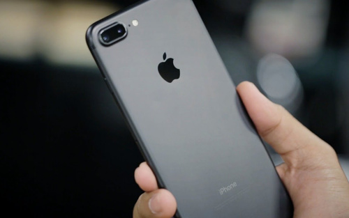 ‘Mẫu iPhone quốc dân” hạ giá 1,5 triệu, ‘hot’ thách thức thời gian