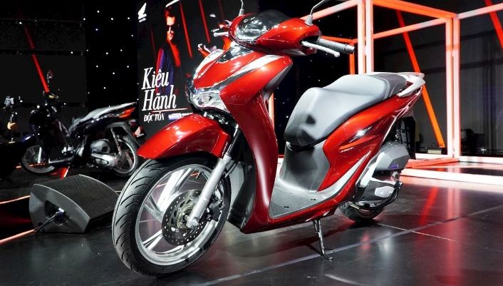 Giá chát gấp đôi Air Blade, Honda SH 2020 ‘lên nòng’ những vũ khí nào để khẳng định ngôi vương?