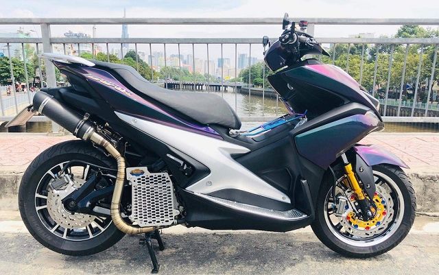 'Vua tốc độ' Yamaha NVX 200cc đầu tiên tại Việt Nam, cho Air Blade, ADV 150 'hít khói'