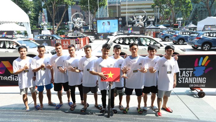 Đại diện Việt Nam suýt thắng trong cuộc thi chạm tay để trúng ô tô tiền tỷ