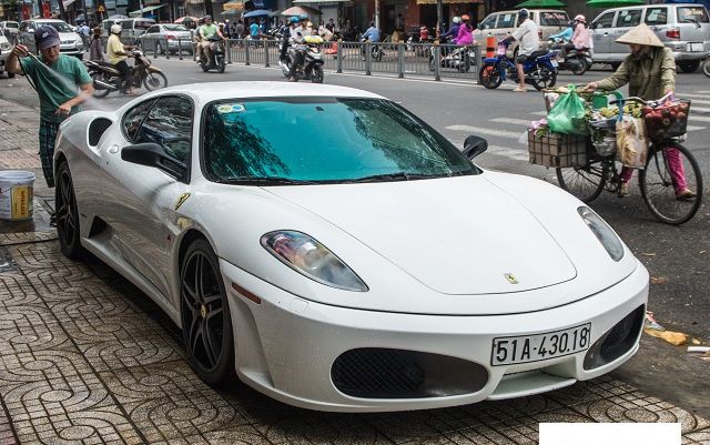 Cận cảnh Ferrari hàng hiếm tại Việt Nam vừa chia tay ‘vua cà phê’ Đặng Lê Nguyên Vũ