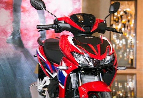 Soi Honda Winner X màu mới chất lừ giá hấp dẫn, thách thức Yamaha Exciter 150 2019