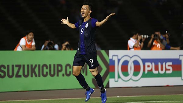 SEA Games 30: Cầu thủ gốc Việt tỏa sáng đưa U22 Campuchia lên đầu bảng B