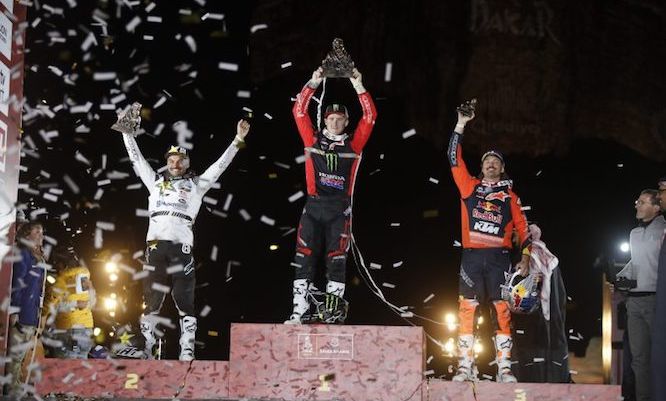 Tay đua Ricky Brabec giành chiến thắng Dakar 2020-chiến thắng của Honda sau 31 năm tại giải đấu này